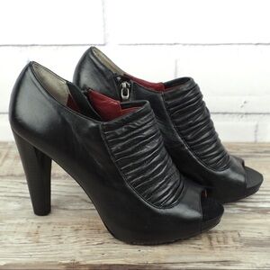 Max Studio sz 8 black leather peep toe booties